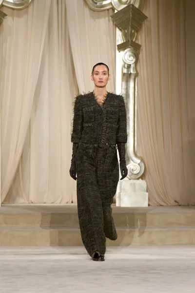 Look 13